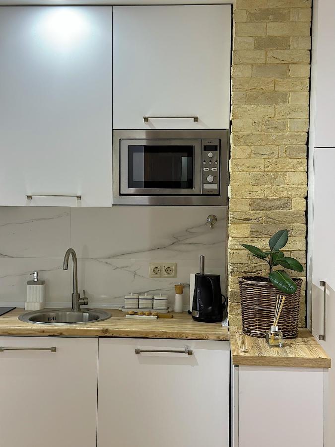 Apartment Apartment *